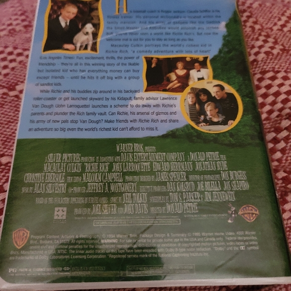 MACAULAY CULKIN-" RICHIE RICH"- A BIG ADVENTURE - Picture 2 of 2